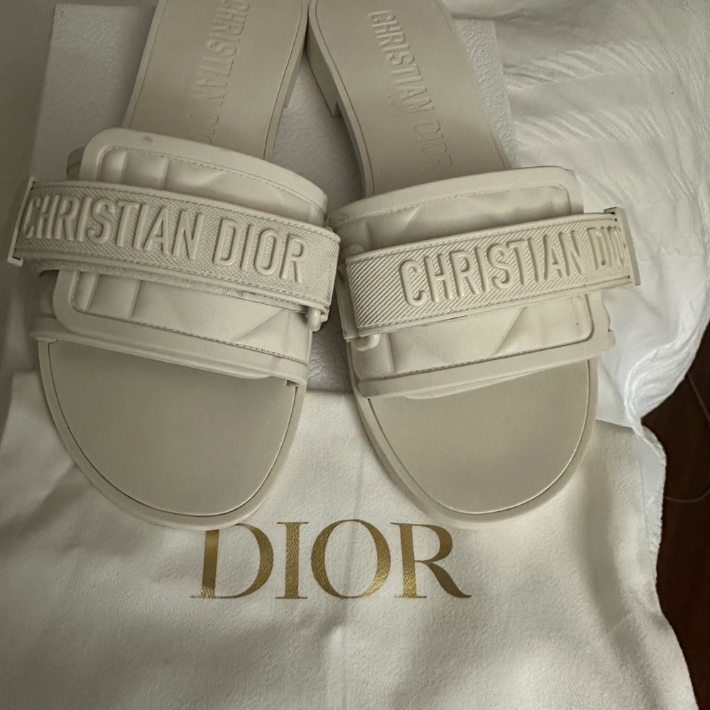 Christian Dior Revolution